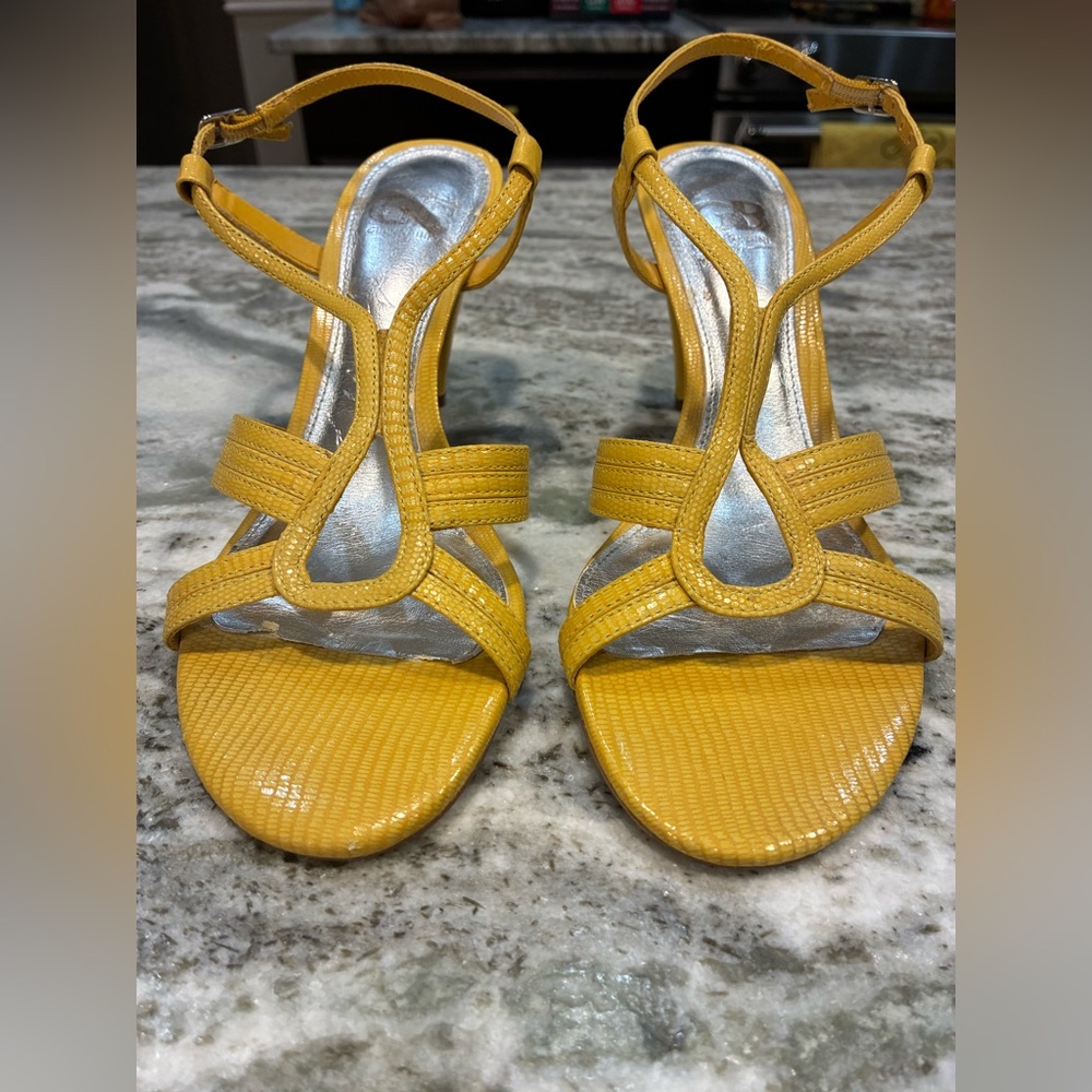 Elegant Yellow Strappy Women's Sandals